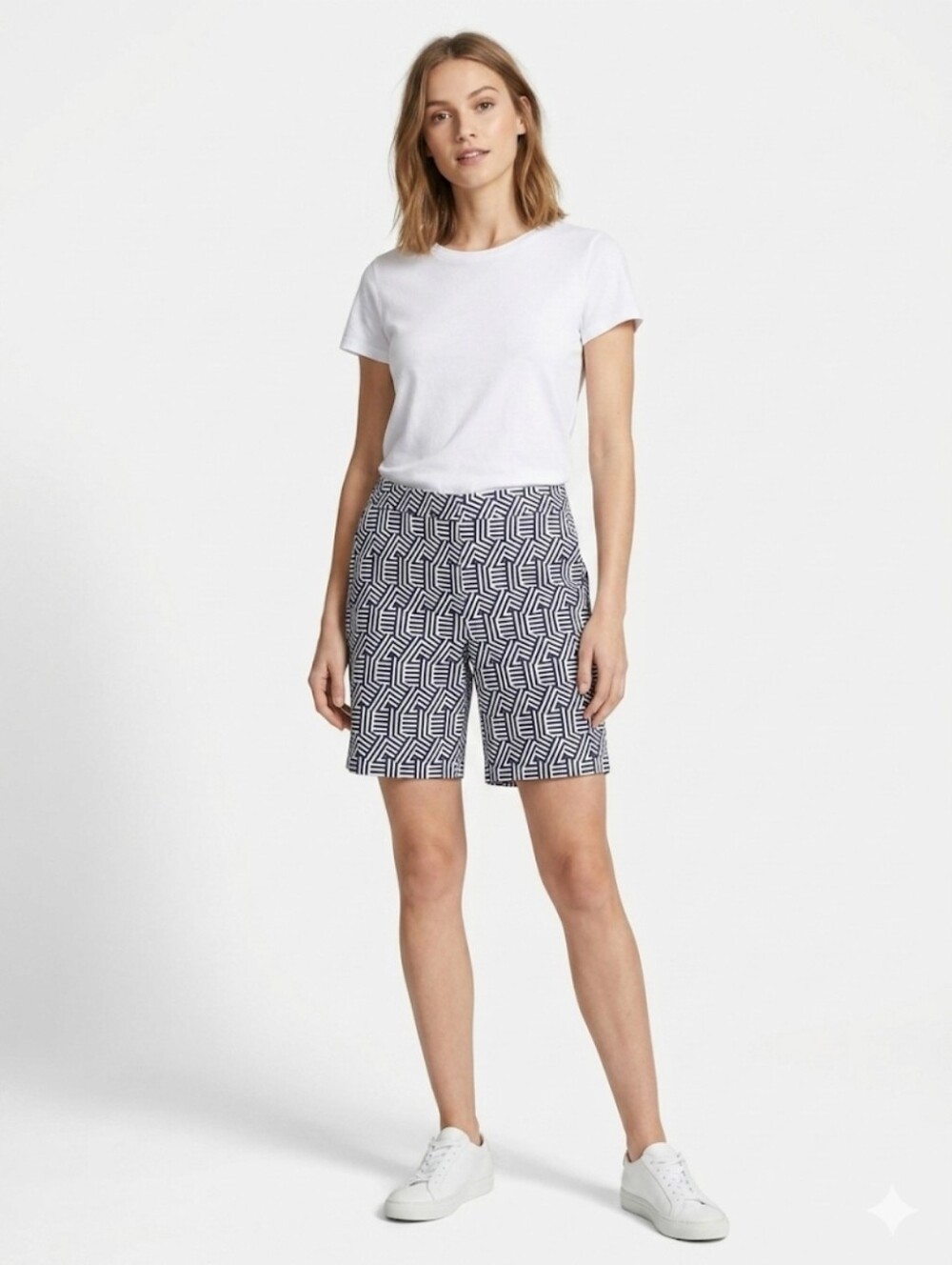 Boden Richmond Navy and White Geometric Bermuda Shorts Size 2